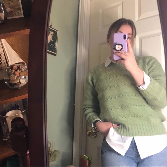 ✿ Green Knit V-Neck Sweater Size M - Picture 4 of 4
